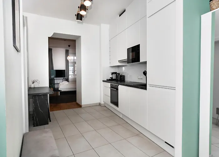 High-end In Elegant Apartment *
